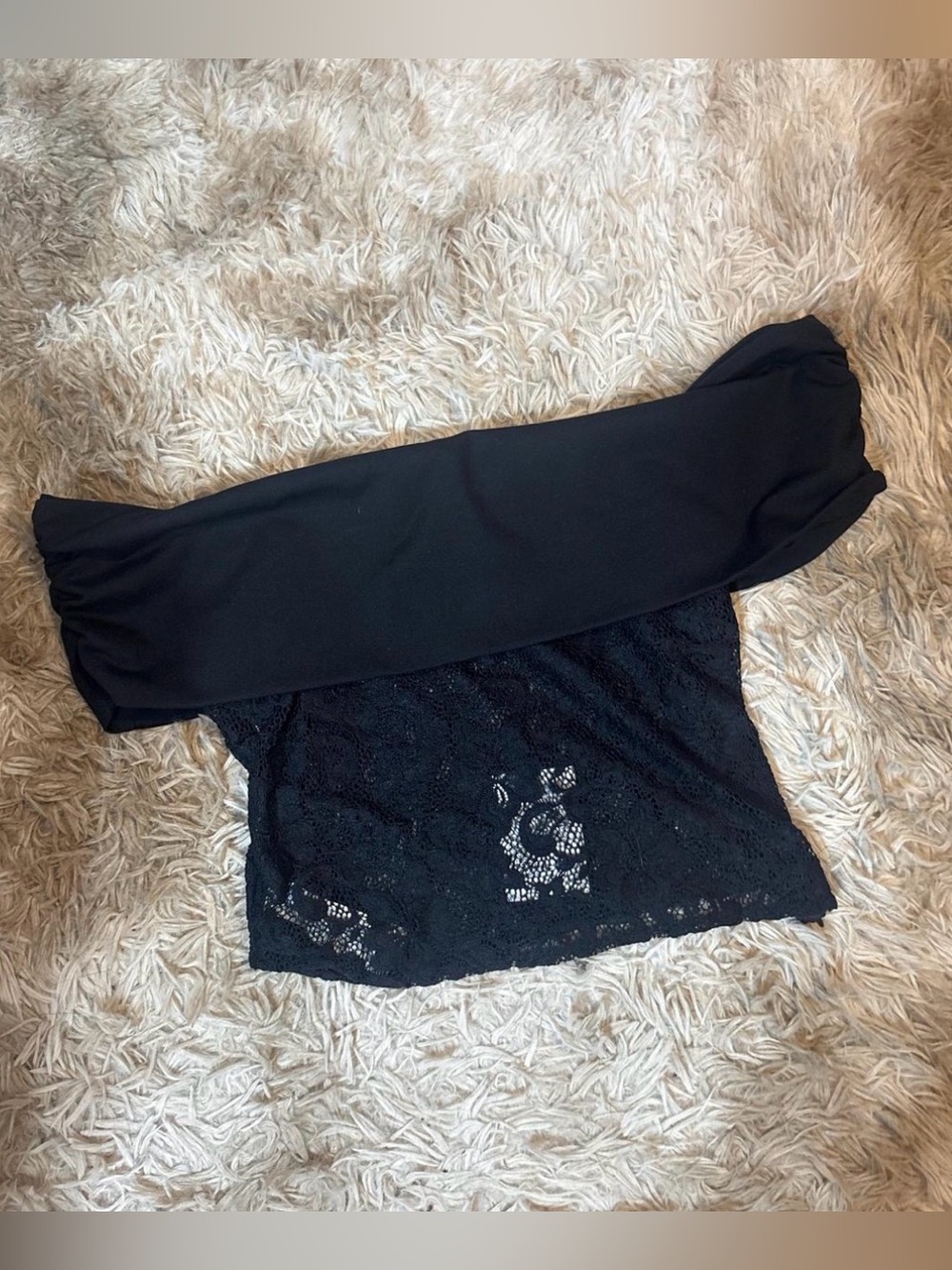 Forever 21 Black Off-Shoulder Lace Crop Top